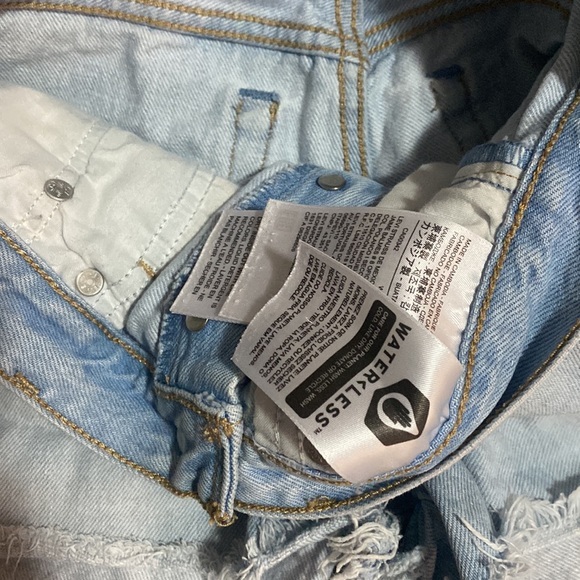 Levi’s Wedgie Jean Shorts Size 24 - Picture 4 of 7